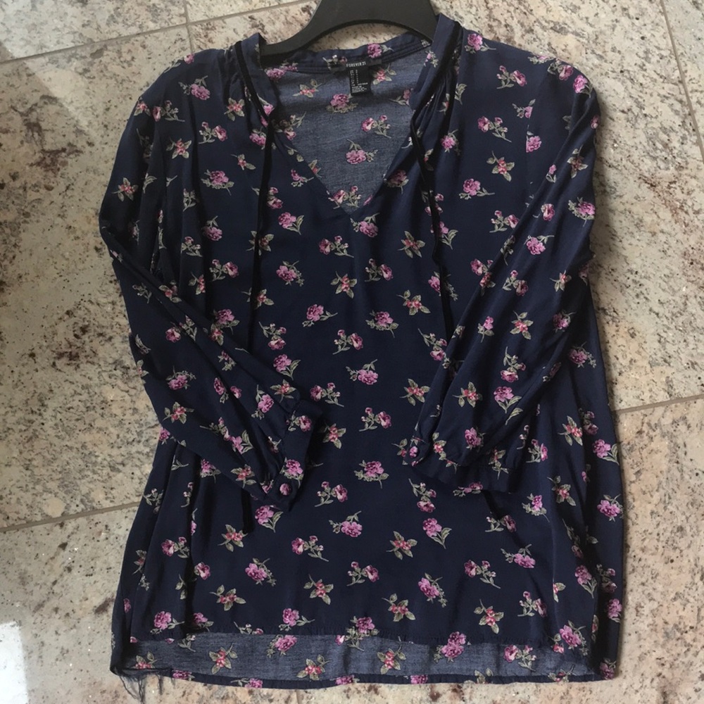 V Neck top